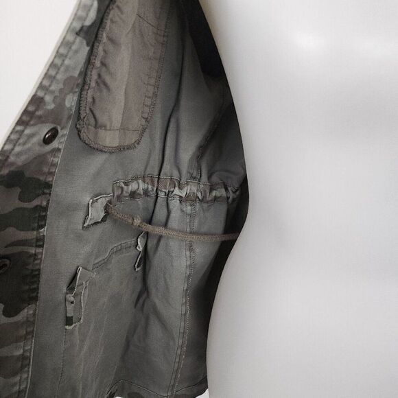 Universal Thread Camouflage Camo Anorak Jacket Drawstring Waist Womens S - Picture 6 of 7